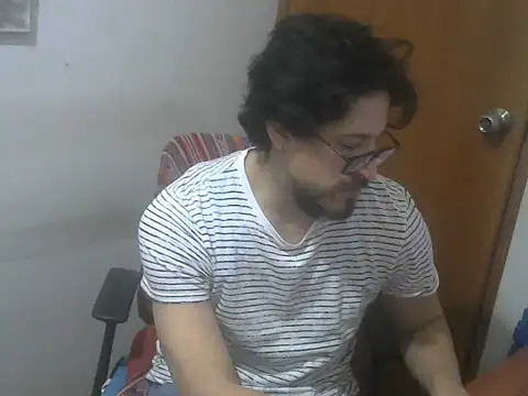GuivernoStud online show from September 11, 4:45 am