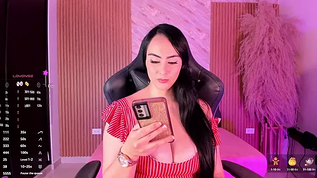 ashly moonn online show from October 8, 4:04 pm