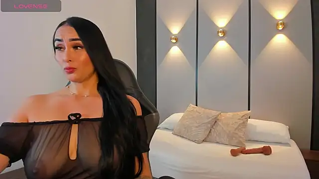 ashly moonn online show from December 18, 12:33 pm