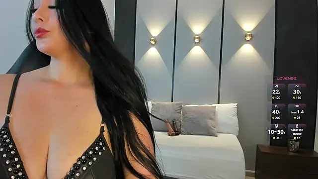 Snapshot of ashly_moonn chatting on April 7, 12:49 pm ashly moonn online show from April 7, 12:49 pm