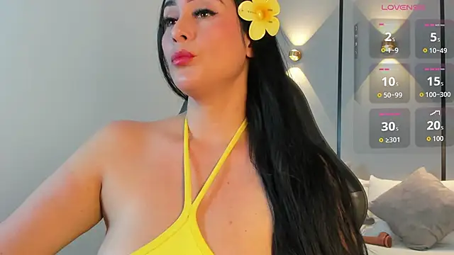 Snapshot of ashly_moonn chatting on April 16, 12:39 pm ashly moonn online show from April 16, 12:39 pm