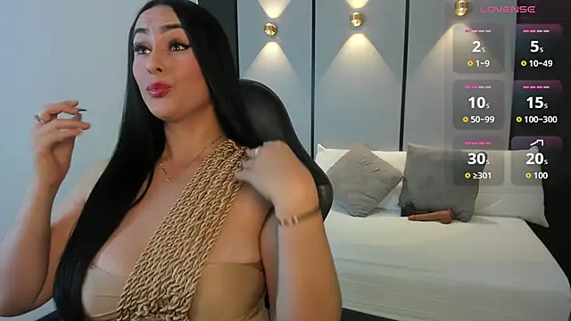 Snapshot of ashly_moonn chatting on May 30, 12:35 pm ashly moonn online show from May 30, 12:35 pm