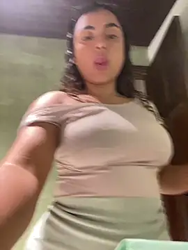 Snapshot of Salomeferreira_ chatting on October 23, 4:06 pm Salomeferreira  online show from October 23, 4:06 pm