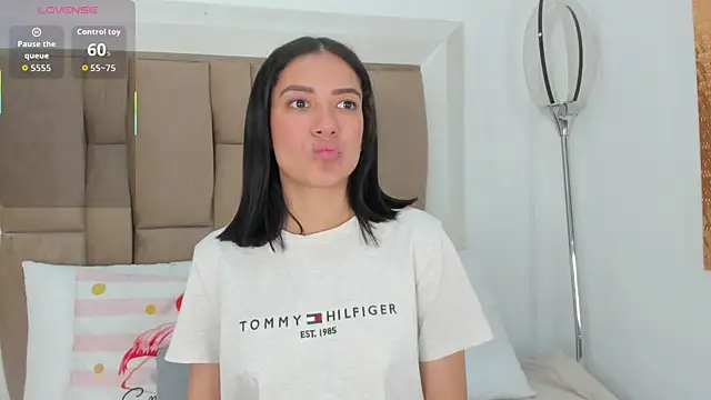 Skylerwhite02 online show from January 6, 7:50 pm