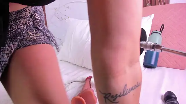 marianarey1  online show from December 18, 8:04 pm