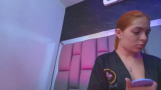 Snapshot of kissme_luna chatting on October 2, 7:10 pm kissme luna online show from October 2, 7:10 pm