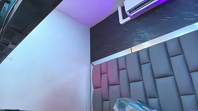 Snapshot of kissme_luna chatting on October 3, 7:11 pm kissme luna online show from October 3, 7:11 pm