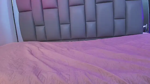 Snapshot of kissme_luna chatting on October 4, 7:01 pm kissme luna online show from October 4, 7:01 pm