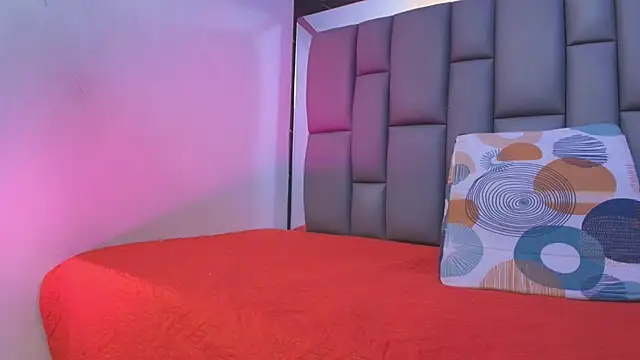 Snapshot of kissme_luna chatting on October 14, 7:03 pm kissme luna online show from October 14, 7:03 pm