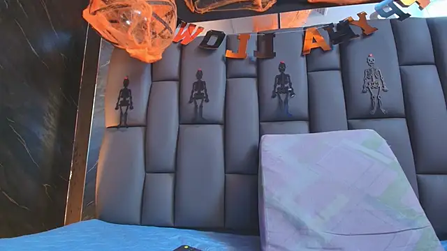 Snapshot of kissme_luna chatting on October 20, 7:14 pm kissme luna online show from October 20, 7:14 pm