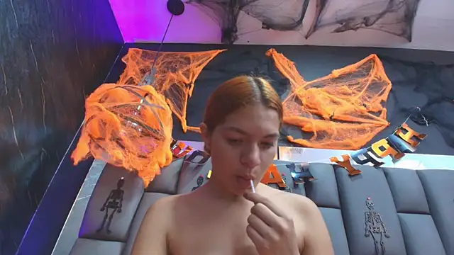 Snapshot of kissme_luna chatting on October 28, 7:16 pm kissme luna online show from October 28, 7:16 pm