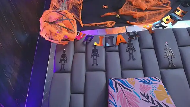 Snapshot of kissme_luna chatting on October 29, 7:15 pm kissme luna online show from October 29, 7:15 pm