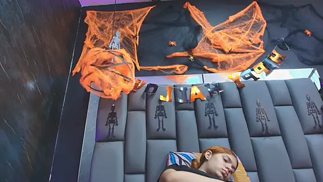 Snapshot of kissme_luna chatting on October 30, 7:14 pm kissme luna online show from October 30, 7:14 pm