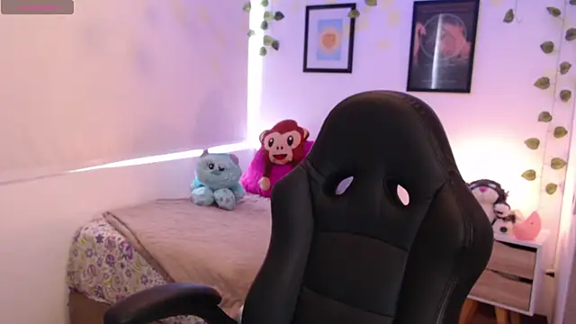 MarilynWhite  online show from September 27, 4:45 pm