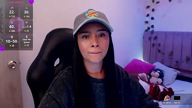 MarilynWhite  online show from February 4, 12:05 am