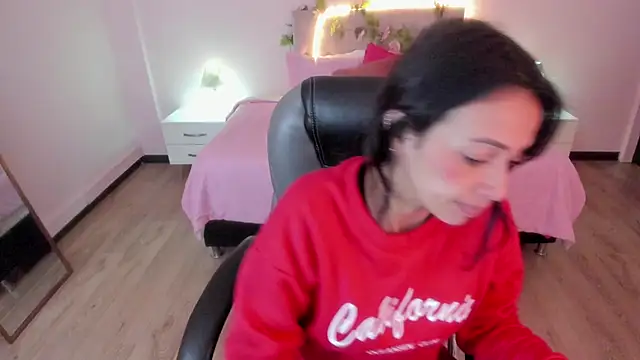 Mariam Lopez   online show from June 17, 3:09 am