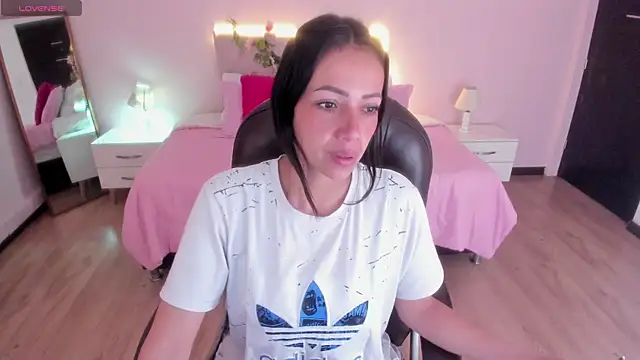 Mariam Lopez   online show from July 7, 3:09 am