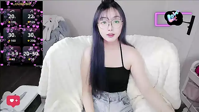 Snapshot of baby-yaya20 chatting on November 15, 8:22 am baby-yaya20 online show from November 15, 8:22 am