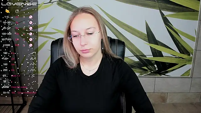 Snapshot of dina_sunshine chatting on November 30, 12:36 am dina sunshine online show from November 30, 12:36 am