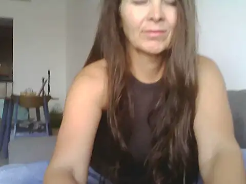 Snapshot of Avelinii chatting on May 28, 1:30 pm Avelinii online show from May 28, 1:30 pm