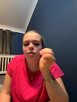 prettycocomae online show from September 11, 9:15 pm