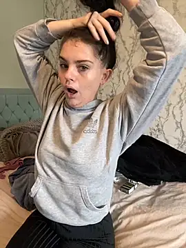 Camwithchlox online show from October 19, 9:43 am