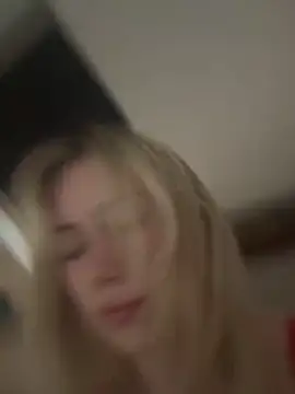 SexySaraxxoo online show from September 24, 5:16 pm