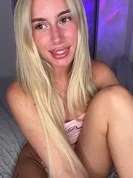 SexySaraxxoo online show from June 2, 11:18 pm