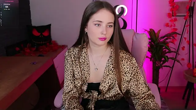 Snapshot of Sweet__Amily chatting on October 28, 8:29 am Sweet Amily online show from October 28, 8:29 am