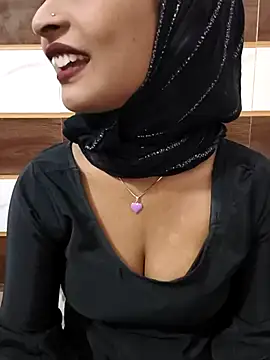 Itz Mayra  online show from November 8, 5:51 am