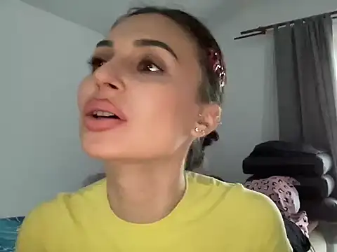 Snapshot of lannaah_ chatting on October 4, 10:24 am lannaah  online show from October 4, 10:24 am