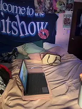 Snapshot of shortywidaphatty chatting on October 8, 10:13 am shortywidaphatty online show from October 8, 10:13 am