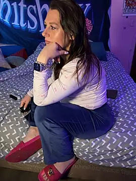 Snapshot of shortywidaphatty chatting on November 1, 12:18 pm shortywidaphatty online show from November 1, 12:18 pm