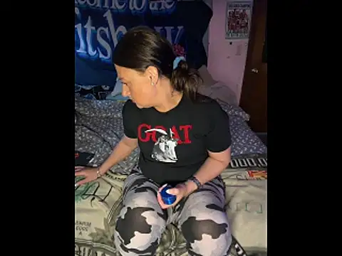 Snapshot of shortywidaphatty chatting on November 3, 1:56 pm shortywidaphatty online show from November 3, 1:56 pm