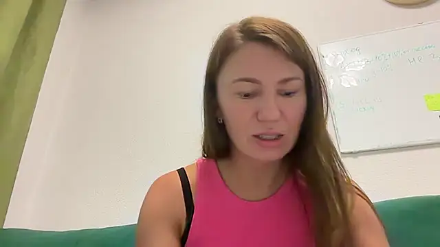 Snapshot of Caliraa chatting on July 10, 6:54 pm Caliraa online show from July 10, 6:54 pm