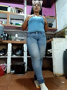 girlpee online show from December 19, 10:55 am