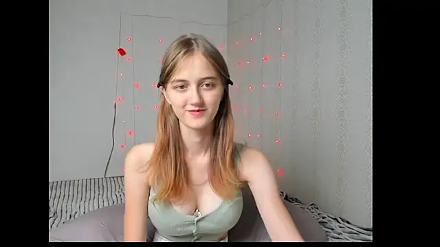 Snapshot of dreamy_pollyyy chatting on July 2, 7:31 pm dreamy pollyyy online show from July 2, 7:31 pm