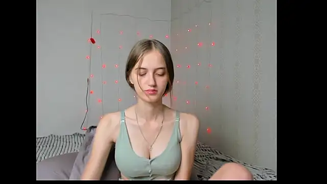 Snapshot of dreamy_pollyyy chatting on July 4, 12:17 am dreamy pollyyy online show from July 4, 12:17 am