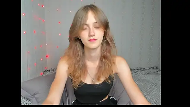 Snapshot of dreamy_pollyyy chatting on July 15, 7:41 pm dreamy pollyyy online show from July 15, 7:41 pm