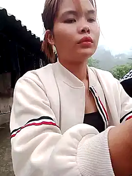 Huyen x online show from April 27, 2:09 am