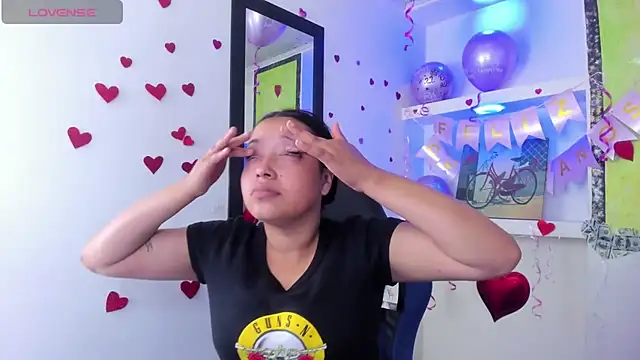 susan mooree online show from February 21, 8:43 pm