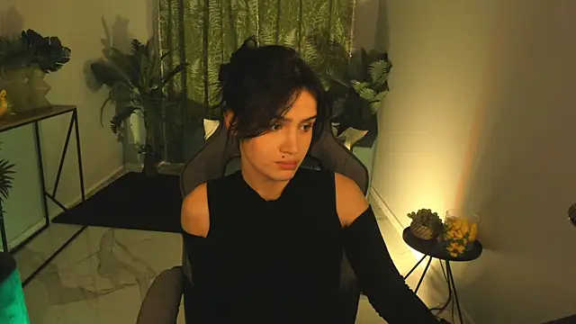 MonicaFarmer online show from October 3, 8:39 pm