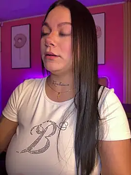 Snapshot of Megaan__More chatting on June 9, 2:01 am Megaan More online show from June 9, 2:01 am