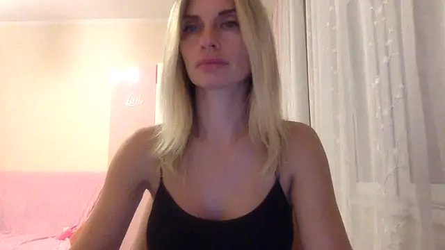 Snapshot of KarelliaStar chatting on September 28, 5:29 pm KarelliaStar online show from September 28, 5:29 pm