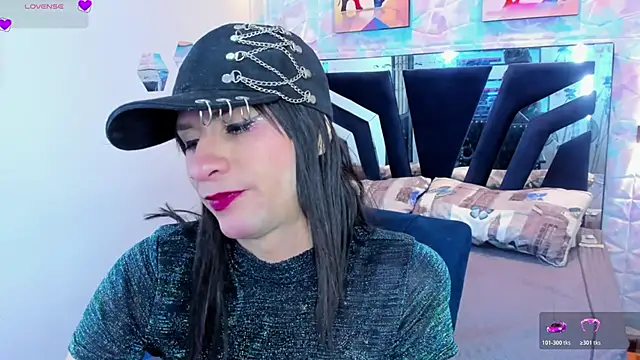 Charlotte Landry   online show from February 5, 4:33 pm