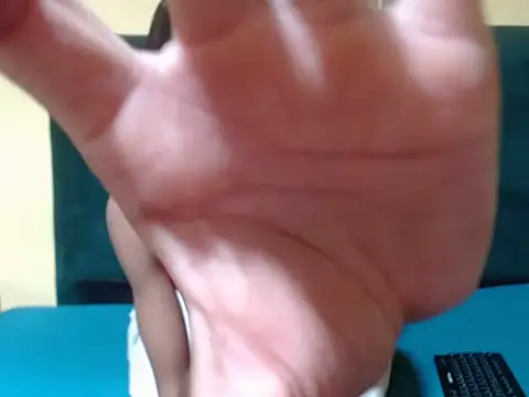 Freaky-Nicky18 online show from November 9, 7:50 am