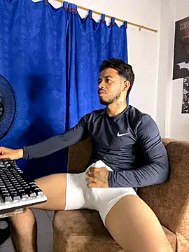 DavideVentura  online show from September 16, 7:42 am