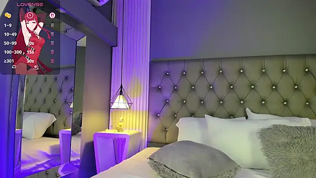 LunaBloomn online show from November 20, 5:56 pm