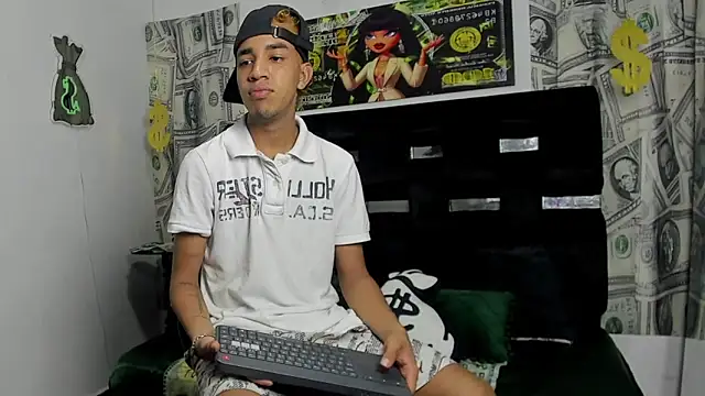 Latin straight0 online show from September 14, 6:18 pm