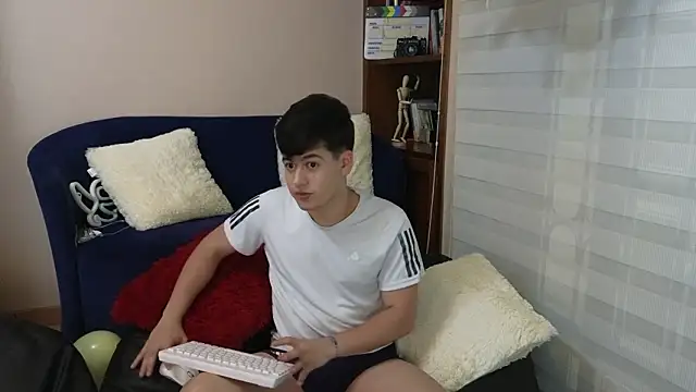 tightncuteass online show from February 5, 11:53 pm